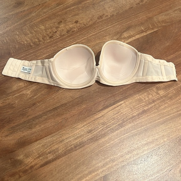 Wacoal Strapless Bra - Picture 3 of 8